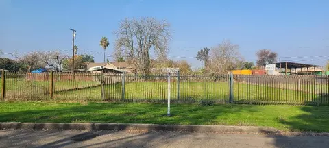 1871 E Vine St, Fresno, CA 93706