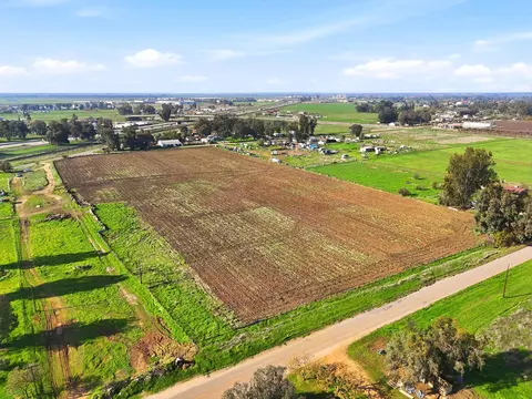 1 Krohn, Madera, CA 93638