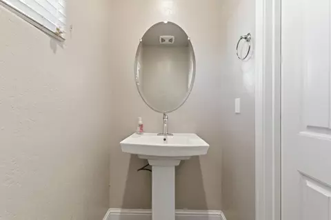 Other - 2715 Las Rosas Ave, Clovis, CA 93619 photo 3 of 10