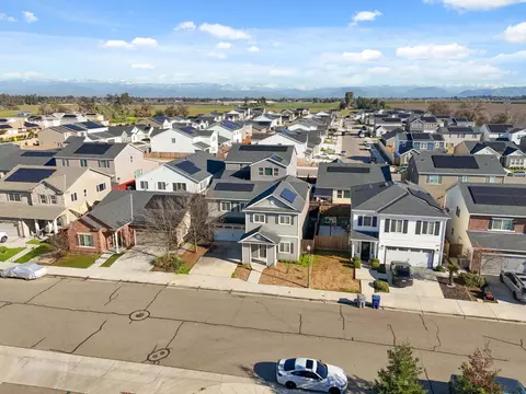 View/Area - 2715 Las Rosas Ave, Clovis, CA 93619 photo 6 of 16