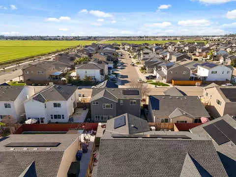View/Area - 2715 Las Rosas Ave, Clovis, CA 93619 photo 2 of 16