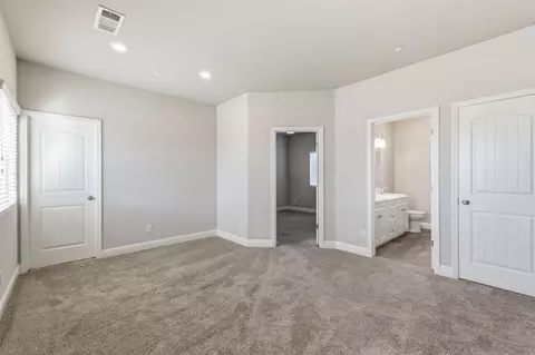 Bedroom - 2715 Las Rosas Ave, Clovis, CA 93619 photo 2 of 10