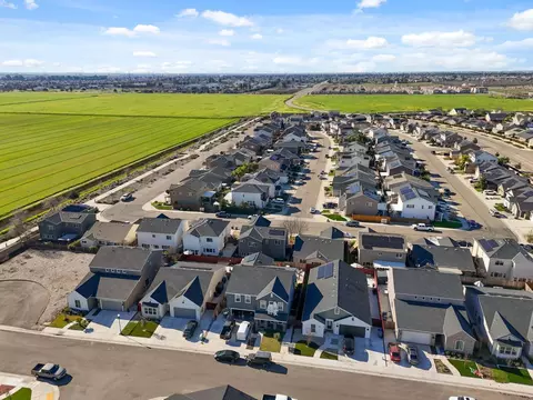 View/Area - 2715 Las Rosas Ave, Clovis, CA 93619 photo 9 of 16