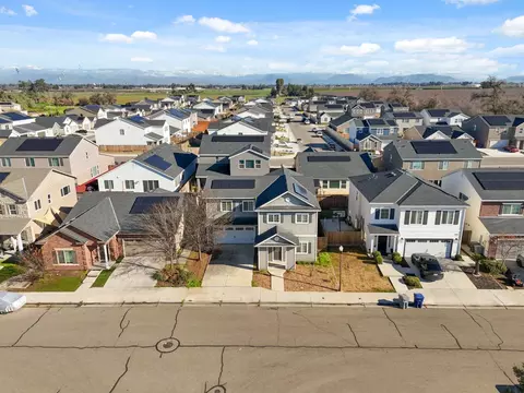 View/Area - 2715 Las Rosas Ave, Clovis, CA 93619 photo 5 of 16