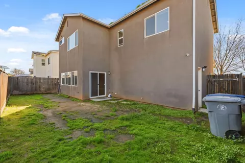 Exterior - 2715 Las Rosas Ave, Clovis, CA 93619 photo 7 of 9