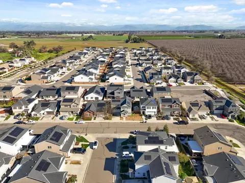 View/Area - 2715 Las Rosas Ave, Clovis, CA 93619 photo 15 of 16