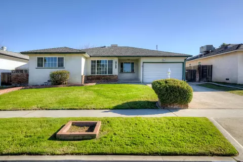 4722 N Callisch St, Fresno, CA 93726