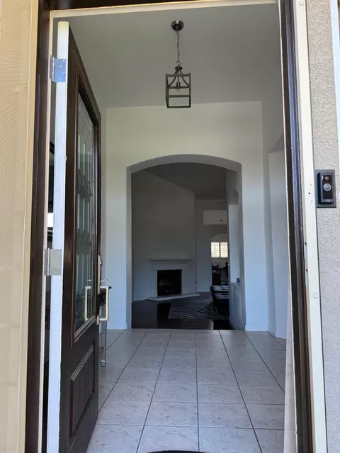 Entry Way - 2691 Morris Ave, Clovis, CA 93611 photo 2 of 5