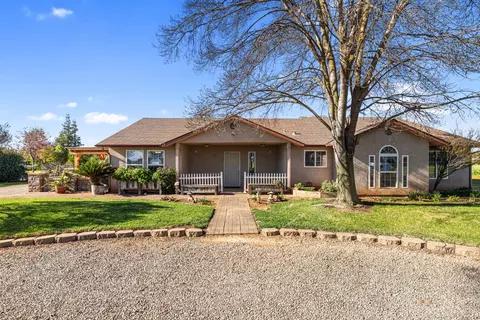 14304 Huntington Rd, Madera, CA 93636