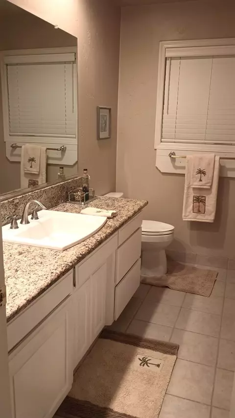 Bath - 14728 Huntington Rd, Madera, CA 93636 photo 1 of 2