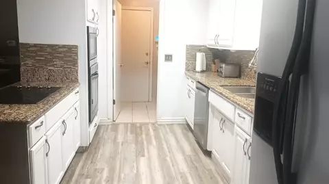 Kitchen - 14728 Huntington Rd, Madera, CA 93636 photo 4 of 4