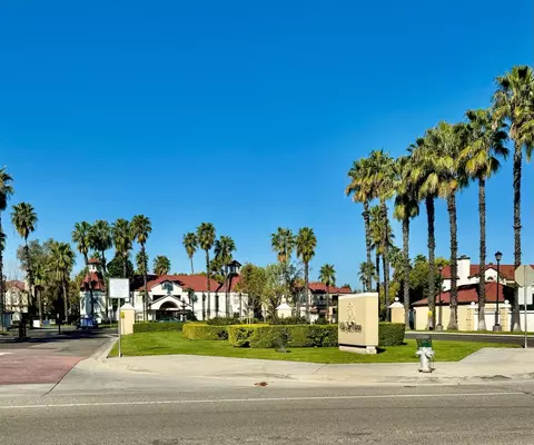 8153 N Cedar Ave #127, Fresno, CA 93720