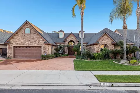 332 W Everglade Ave, Clovis, CA 93619