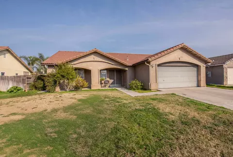 14072 W G St, Kerman, CA 93630