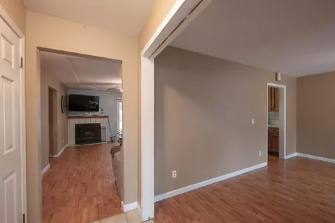Entry Way - 14531 W Kearney Blvd, Kerman, CA 93630 photo 4 of 4