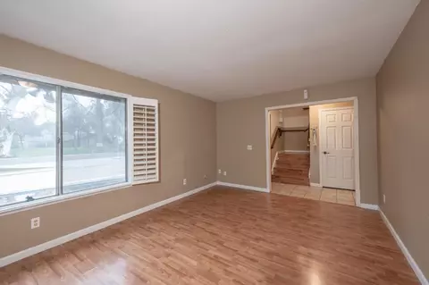 Living - 14531 W Kearney Blvd, Kerman, CA 93630 photo 3 of 5