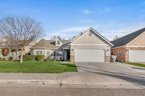 3036 N Clover Ave, Fresno, CA 93727