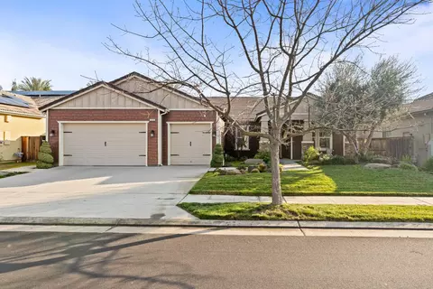1979 N Nicolette Ave, Clovis, CA 93619