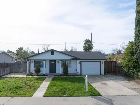 8822 Globe Ave, Dos Palos, CA 93620