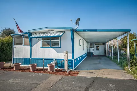 1724 Minnewawa Ave #166, Clovis, CA 93612