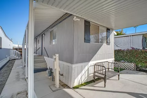 1724 Minnewawa #95, Clovis, CA 93612