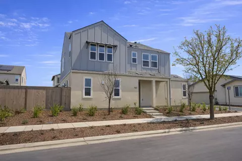 787 Josephine Ave, Madera, CA 93636