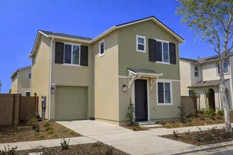 801 Laina Ave, Madera, CA 93636