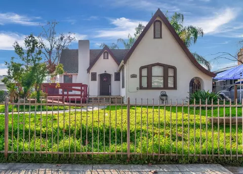 4546 E Iowa Ave, Fresno, CA 93702