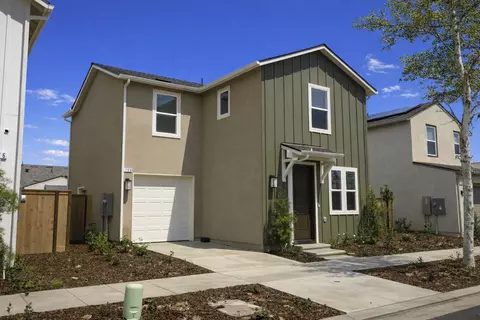 768 Laina Ave, Madera, CA 93636