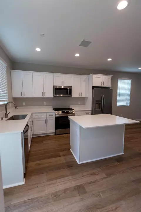 Kitchen - 768 Laina Ave, Madera, CA 93636 photo 2 of 2