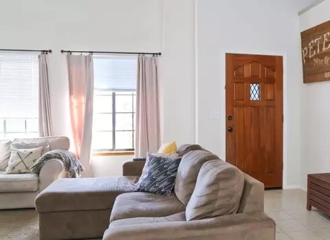 Entry Way - 344 Mckelvy Ave, Clovis, CA 93611 photo 1 of 1