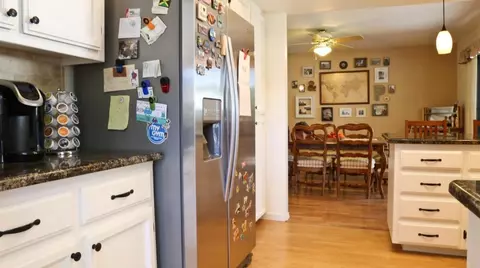 Kitchen - 344 Mckelvy Ave, Clovis, CA 93611 photo 4 of 4
