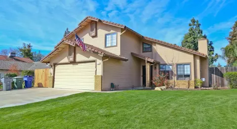Exterior - 344 Mckelvy Ave, Clovis, CA 93611 photo 2 of 8