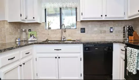 Kitchen - 344 Mckelvy Ave, Clovis, CA 93611 photo 3 of 4