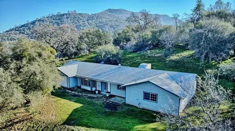 33072 Black Mountain Rd, Tollhouse, CA 93667