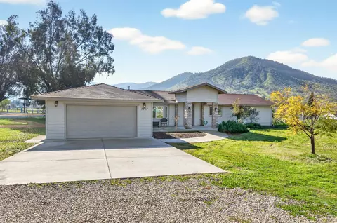 7767 Buckhorn Dr, Sanger, CA 93657