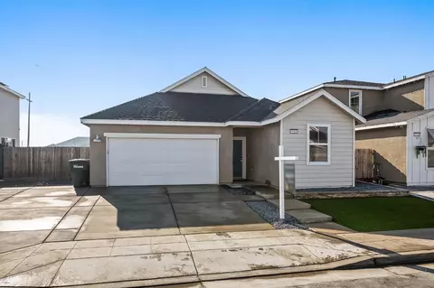 5783 W Laguna Ave, Fresno, CA 93722