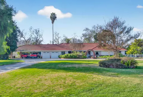 6121 N Montana Ave, Clovis, CA 93619