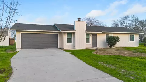 18421 Fairfield Dr, Madera, CA 93638
