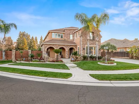1152 Lester Ave, Clovis, CA 93619