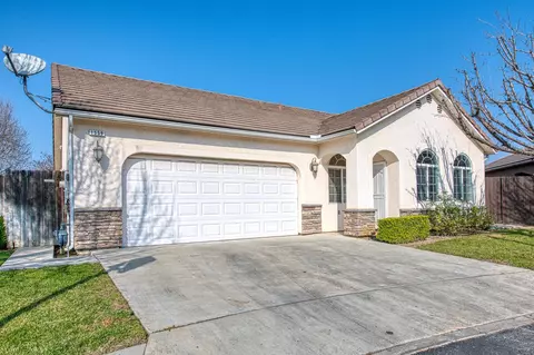 1559 Poe Ln, Clovis, CA 93611