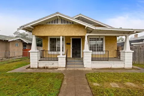 530 E Oleander Ave, Fresno, CA 93706