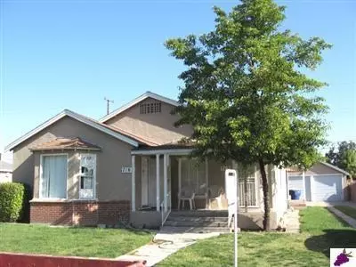 712 W Hammond Ave, Fresno, CA 93728
