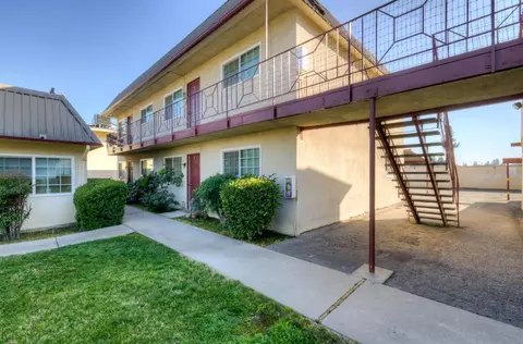 1228 Jefferson Ave, Clovis, CA 93612 photo 2