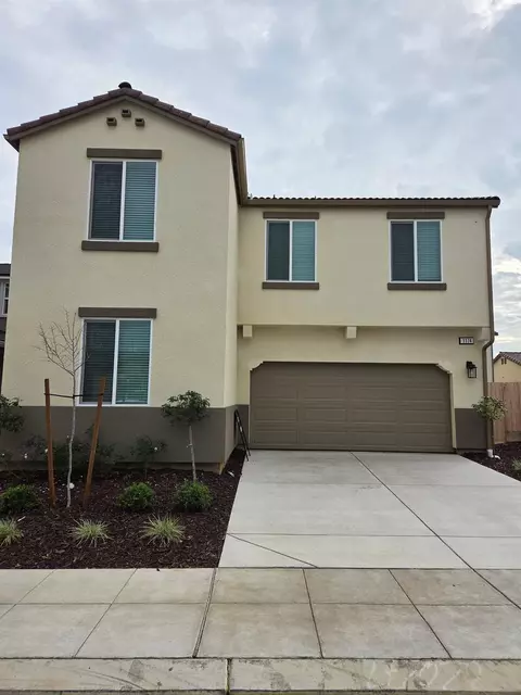 1174 Grant Ave W, Madera, CA 93636