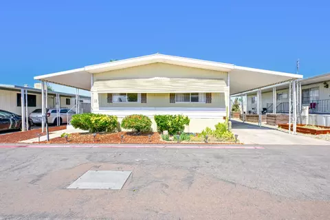 105 W Herndon Ave #18, Pinedale, CA 93650