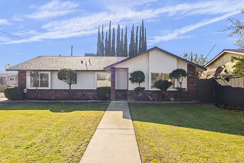 306 E Tulare Rd, Lindsay, CA 93247