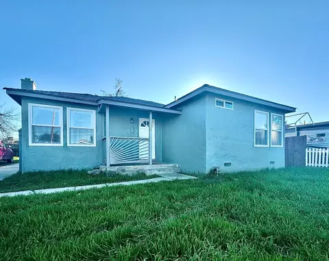 3020 E Hedges Ave, Fresno, CA 93703