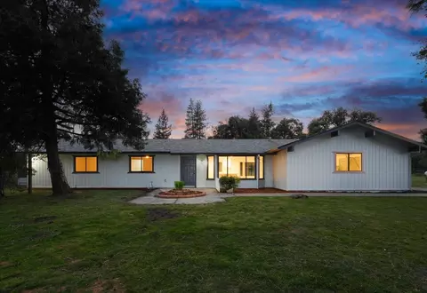 5785 Glacier Pt, Mariposa, CA 95338