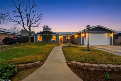 813 W Willow St, Exeter, CA 93221
